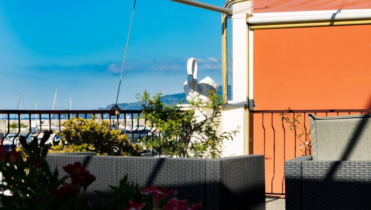 Albergo Stella Di Mare Lavagna Kültér fotó