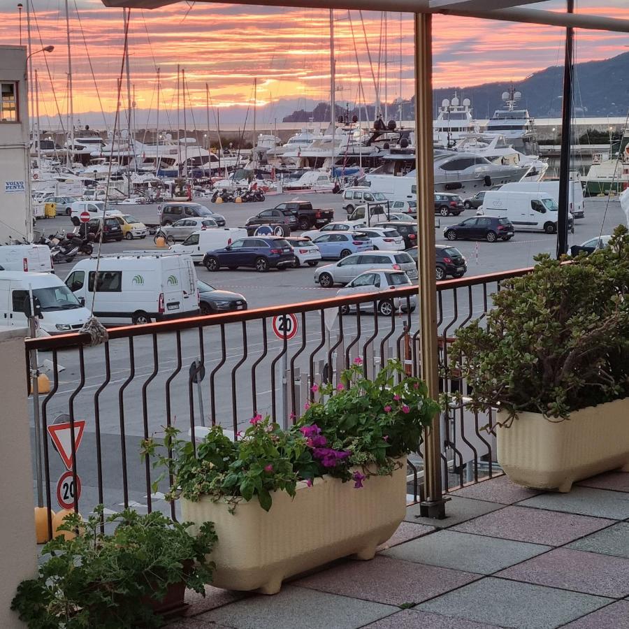 Albergo Stella Di Mare Lavagna Kültér fotó