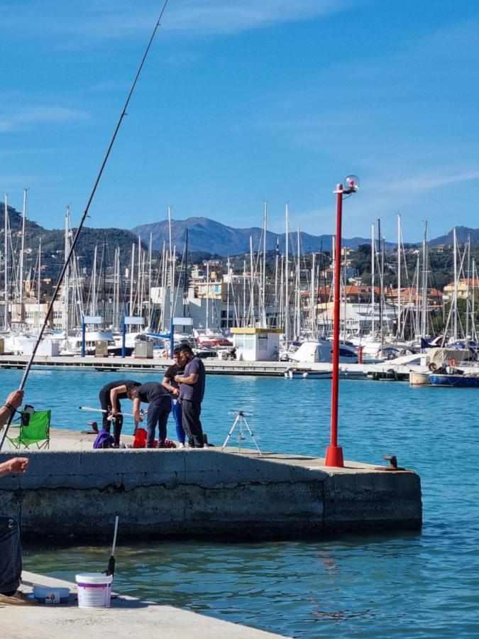 Albergo Stella Di Mare Lavagna Kültér fotó