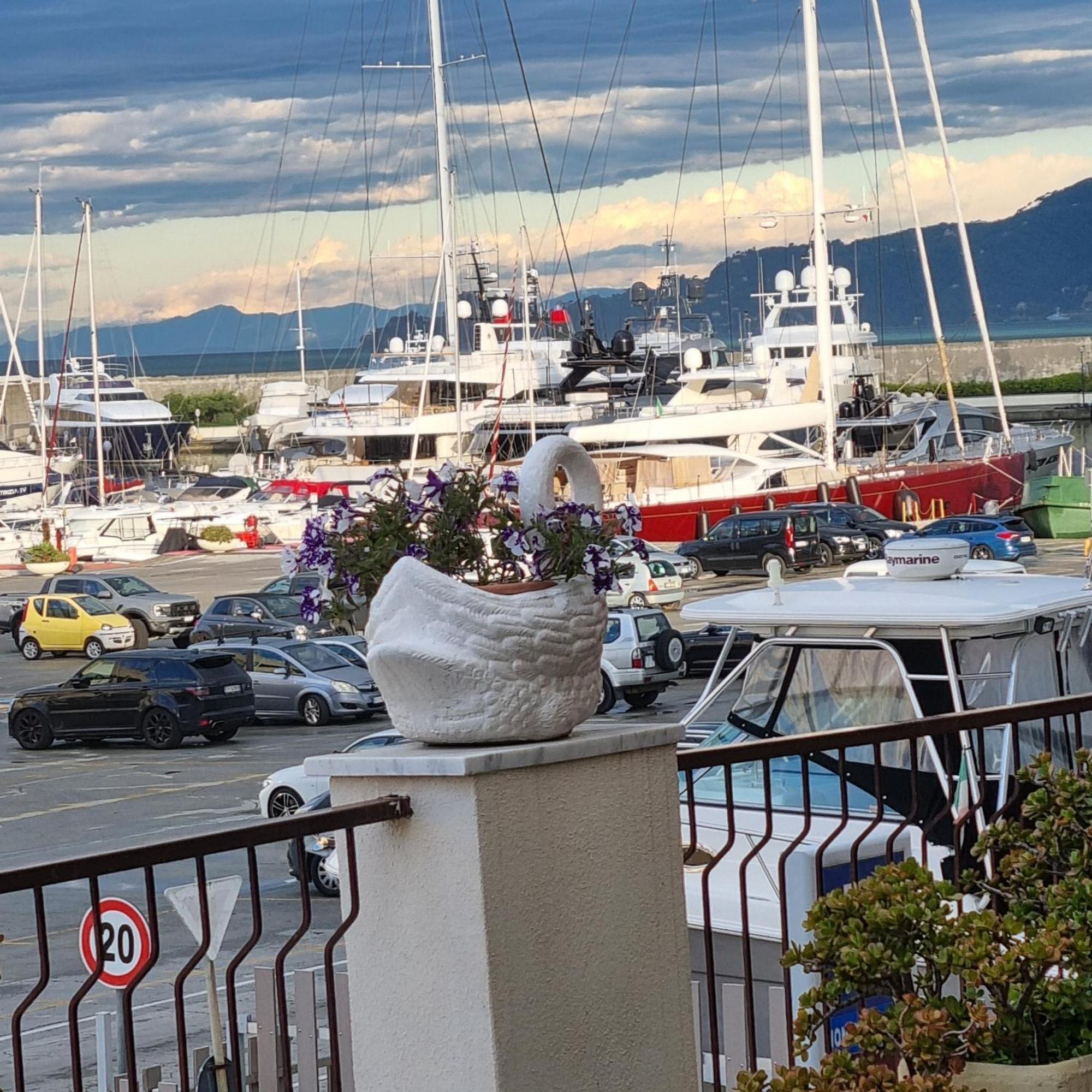 Albergo Stella Di Mare Lavagna Kültér fotó